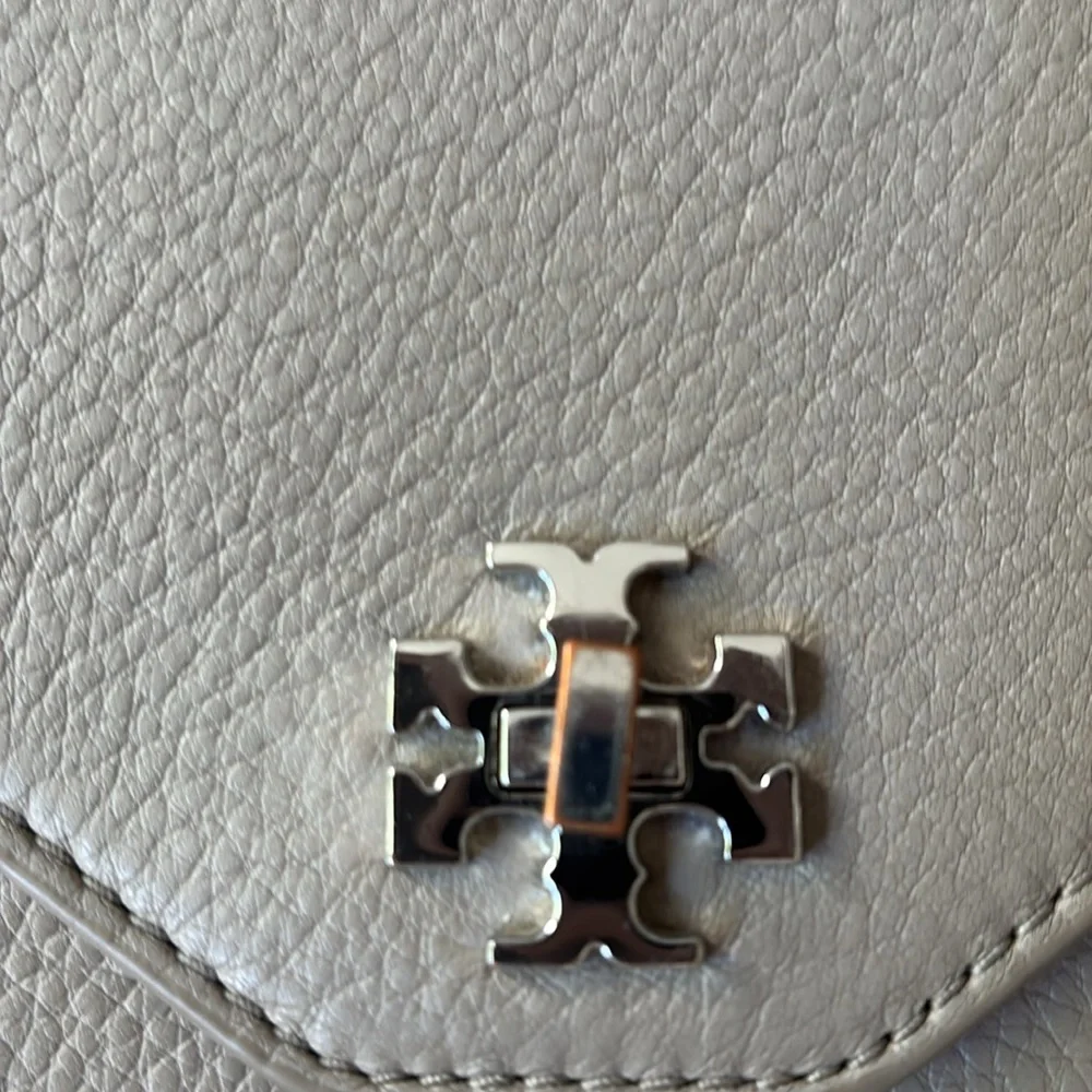 Tory Burch Kira Leather Envelope Convertible Clutch Crossbody Chain Champagne